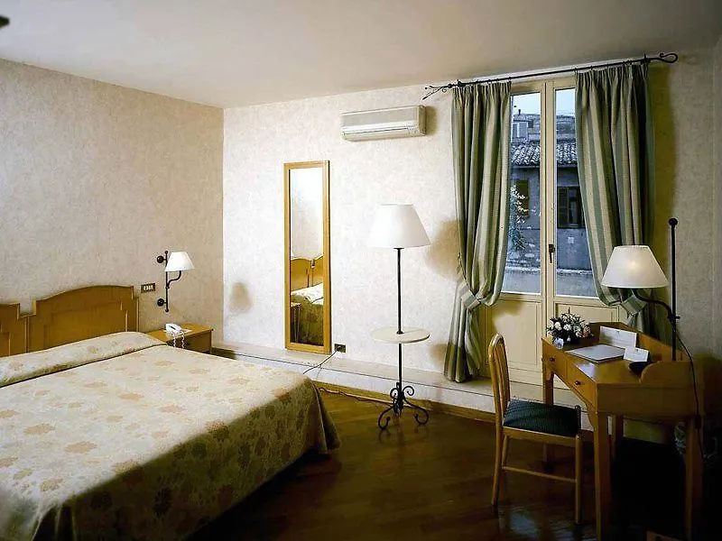 פרוג'ה Hotel Fortuna